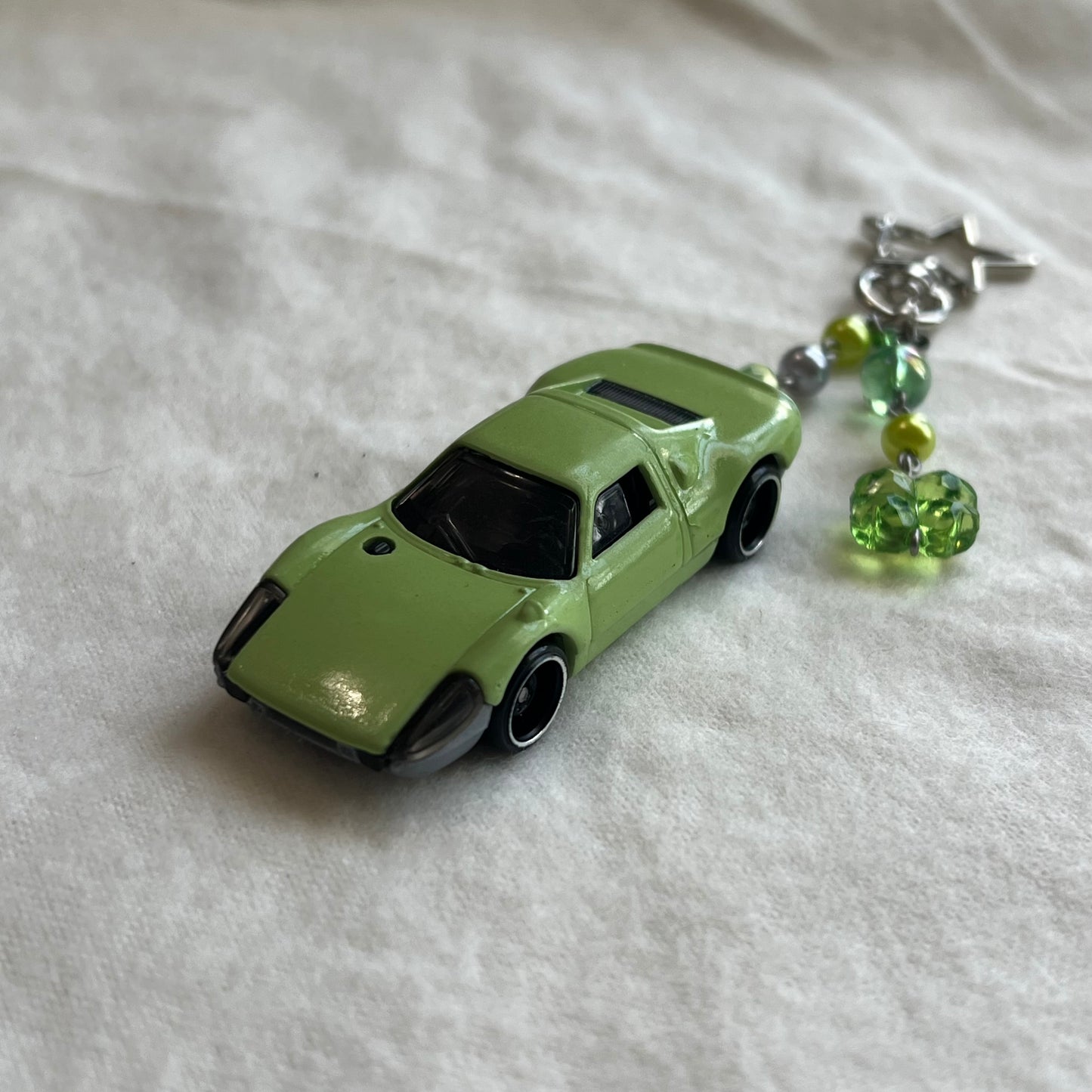 Porsche 904 Carrera GTS Beaded Keychain