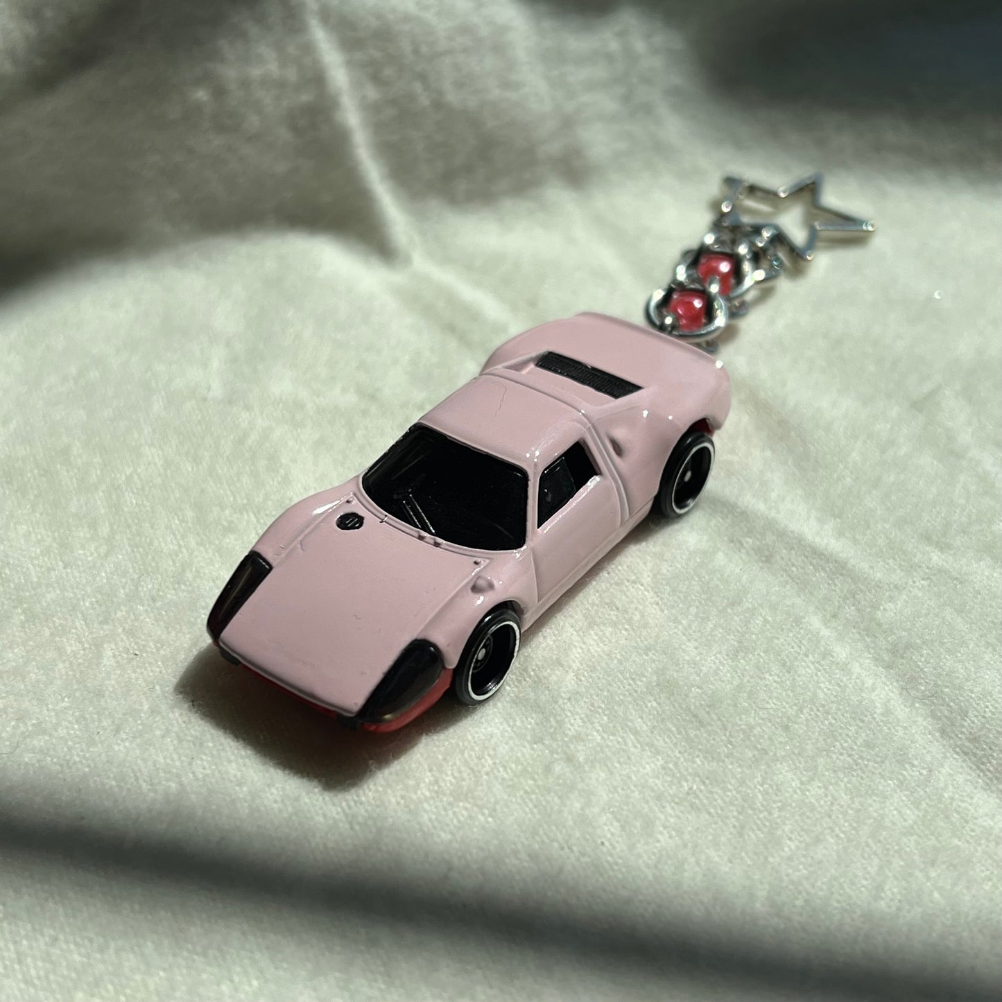 Porsche 904 Carrera GTS Beaded Keychain