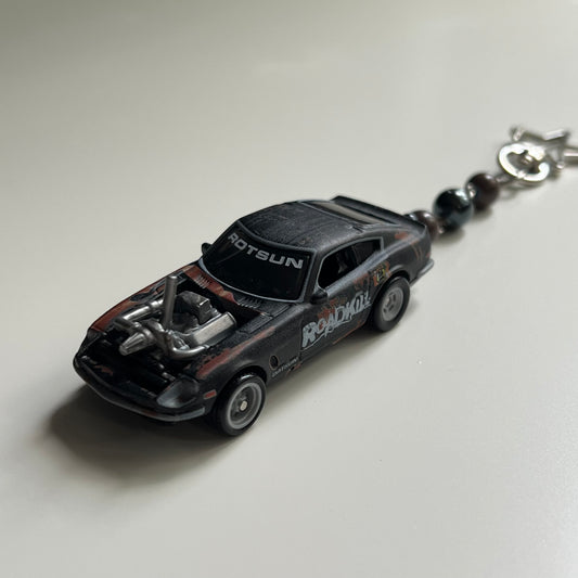 Custom ‘71 Datsun 240Z (ROADKILL ROTSUN) Beaded Keychain