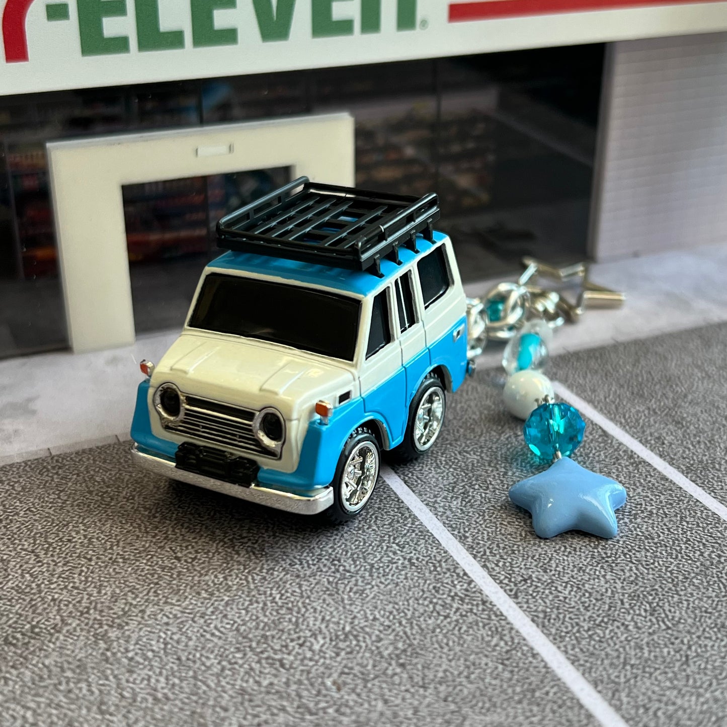 ‘72 Toyota Land Cruiser J50 Beaded Keychain