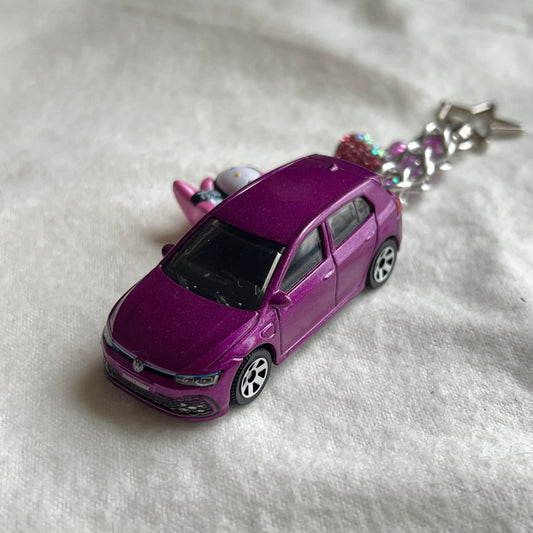 VW Golf GTE & Kitty Beaded Keychain