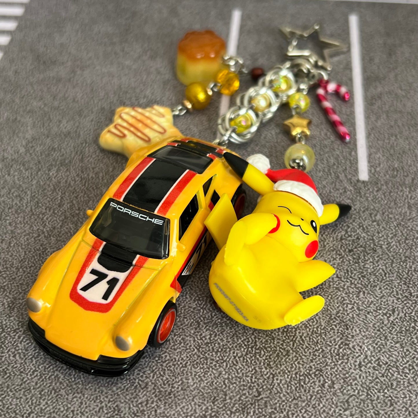 ‘71 Porsche 911 x Pika Beaded Keychain