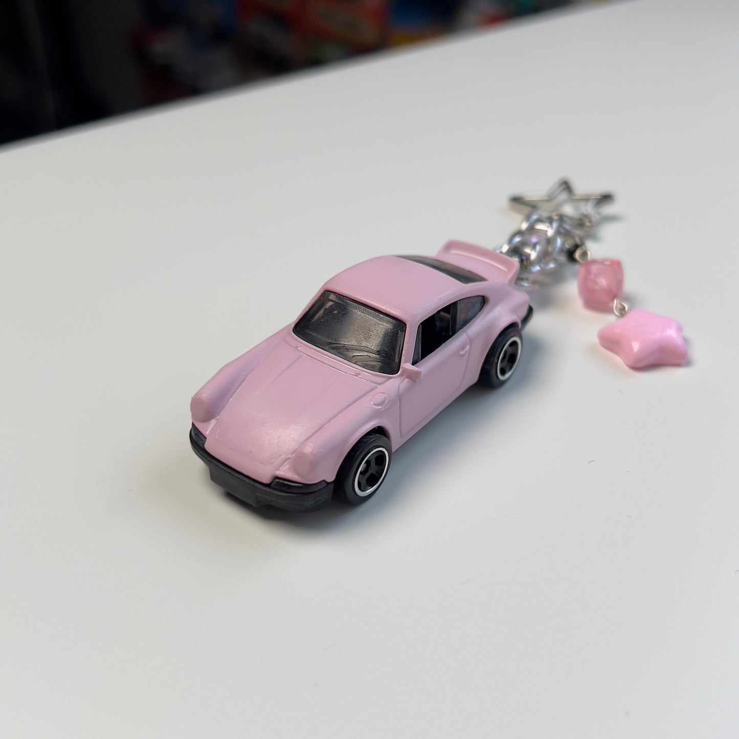 Porsche 911 Carrera RS 2.7 Beaded Keychain