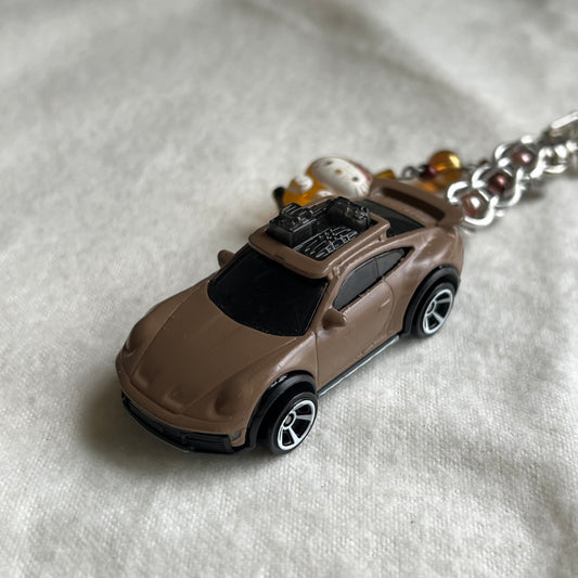Porsche 911 Rallye & Kitty Beaded Keychain