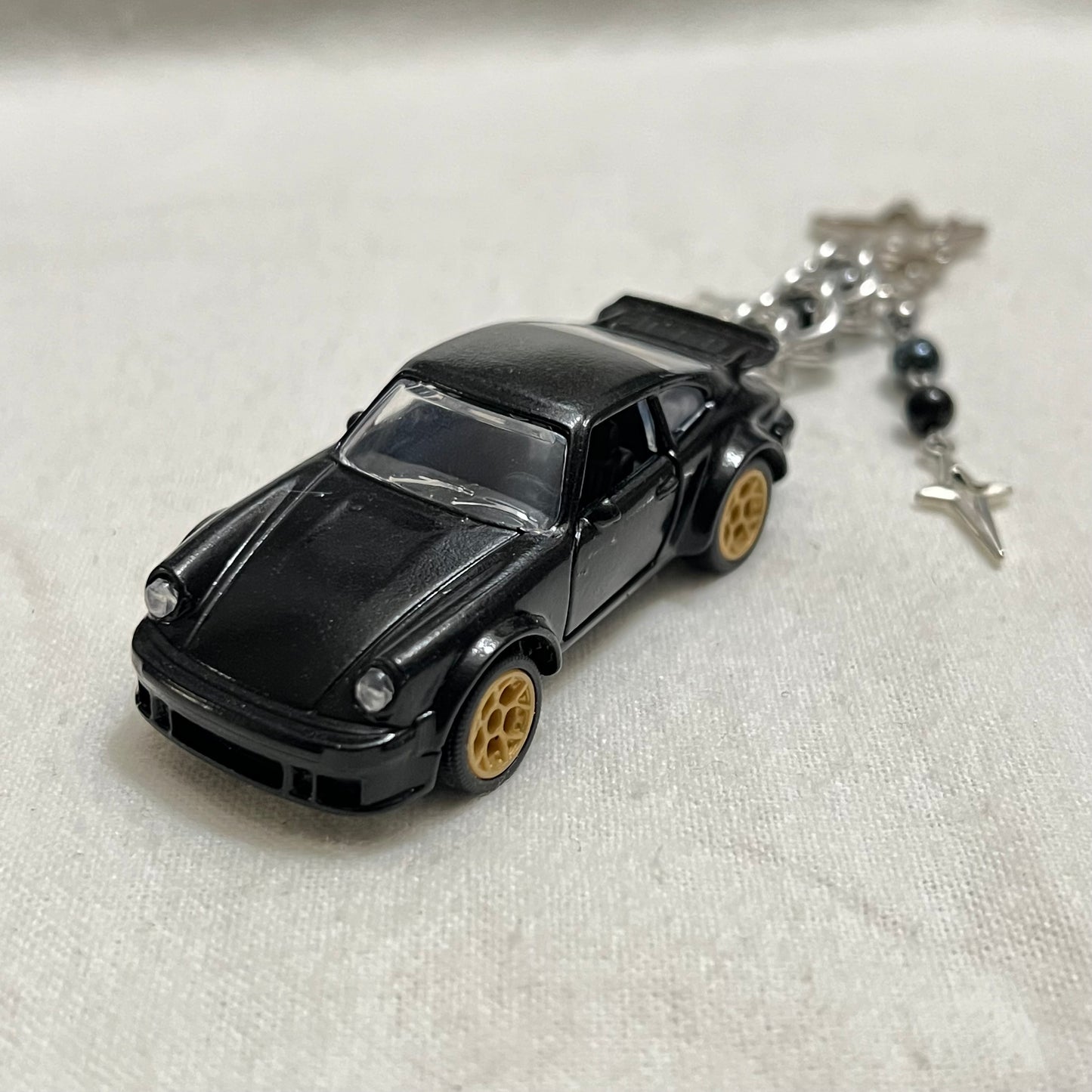 Porsche 934 Beaded Keychain